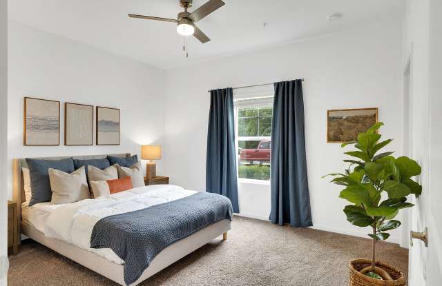 Water's Edge Apartments Gallery 2