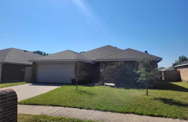 2821 Mockingbird Street photos photos