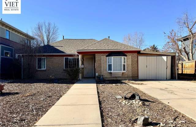 2 bedroom Single House in Denver, Montclair neighborhood photos photos