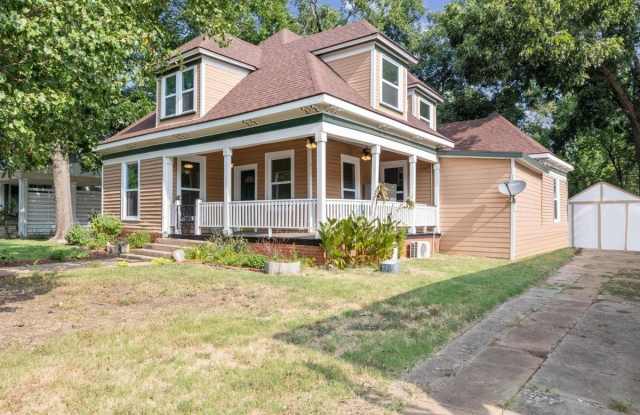 1123 W Gandy Street photos photos