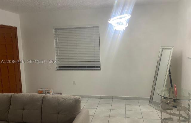 5209 W 24th Ct Gallery 1
