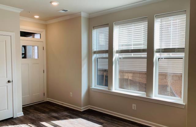 22486 RADFORD POINT Terrace Gallery 3