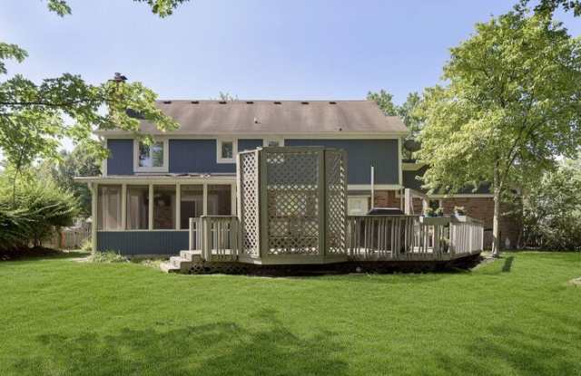 1968 Summersweet Lane Gallery 2