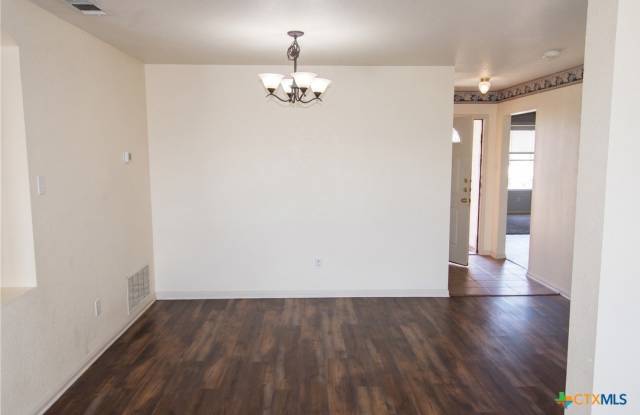 5707 Schneider Drive Gallery 4