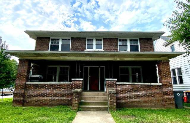***AVAILABLE AUGUST 2027***5 Bed 2 Bath House 1 block from Kirkwood photos photos
