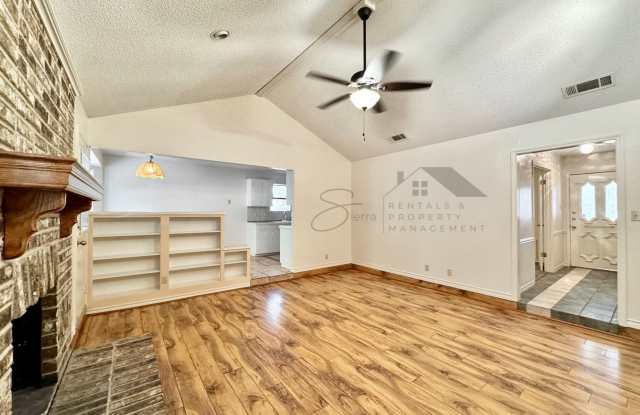 Spacious 3-Bedroom Home in Harker Heights with Fireplace & Privacy-Fenced Backyard! Gallery 3