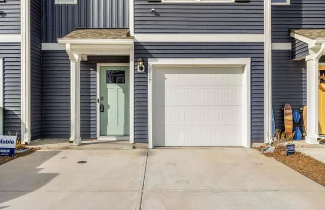 MOVE IN SPECIAL- ONE FREE MONTH RENT WITH A LEASE SIGNED BY FEB. 1!! photos photos