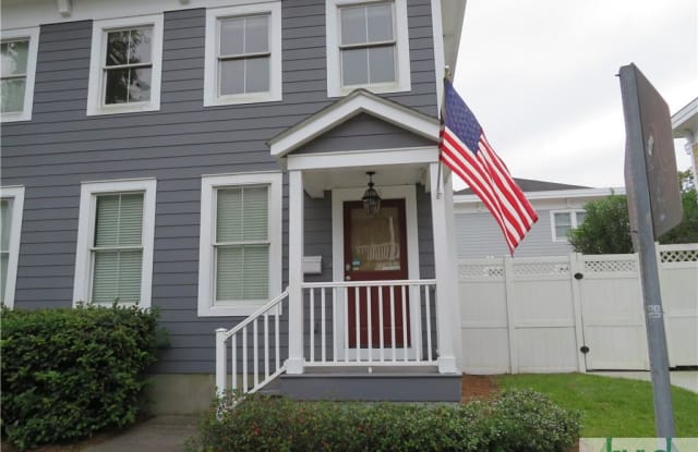 105 W 31st Street - 105 West 31st Street, Savannah, GA 31401