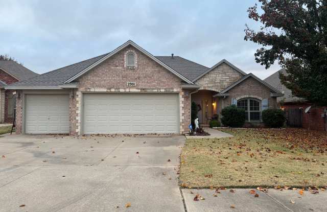Spacious Home + North Edmond + 3 bedrooms + Study + Edmond Schools + Storm Shelter - 2901 Stonebrook Road, Edmond, OK 73003