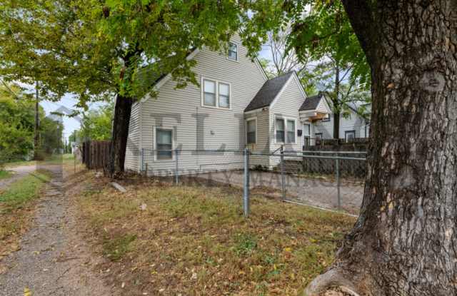 1218 East Morris Street Gallery 2
