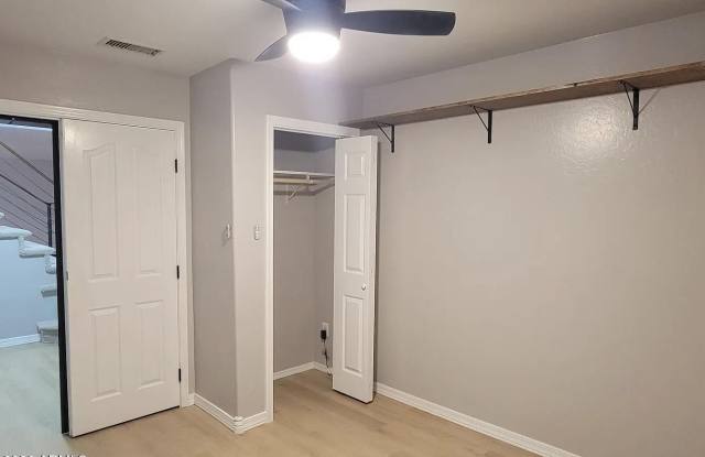 6835 S 40TH Place Gallery 4