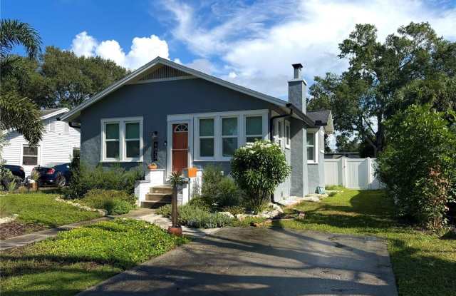 4623 IRIS Street N Gallery 1