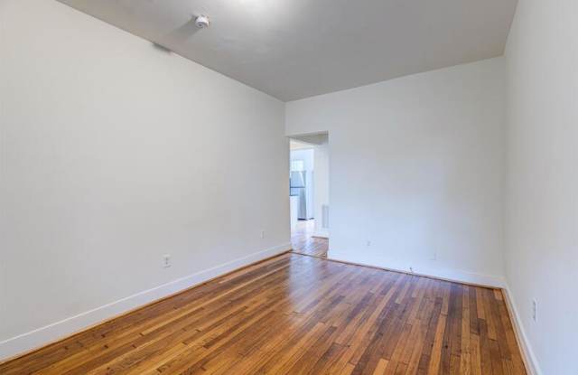 2922 Noble Ave. A Gallery 4