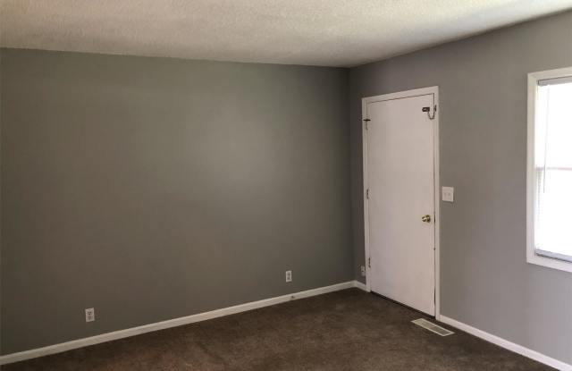 2806 North Kaster Court - 2 Gallery 3