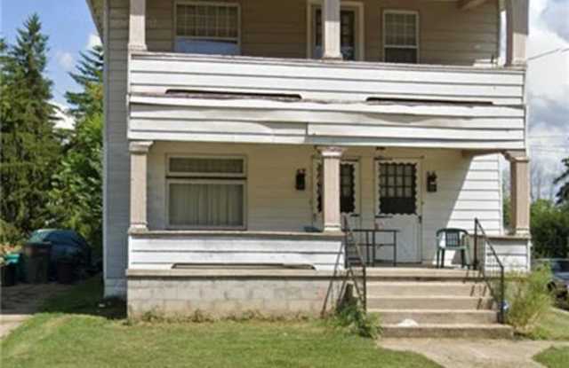 54 East Evergreen Ave - 54 East Evergreen Avenue, Youngstown, OH 44507