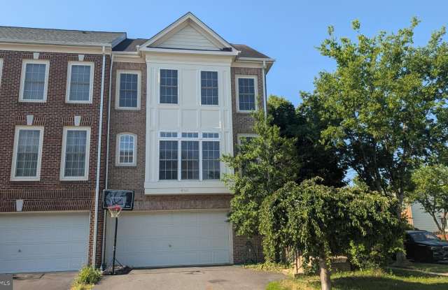 42681 ROLLING ROCK SQUARE photos photos