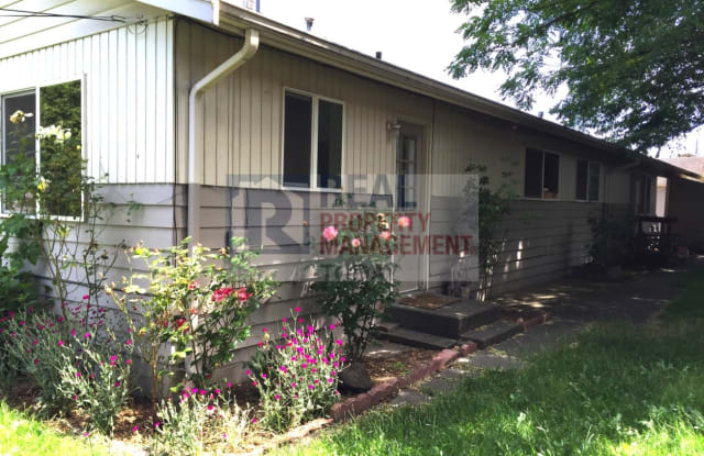 216 J Street South East - 216 J Street Southeast, Auburn, WA 98002
