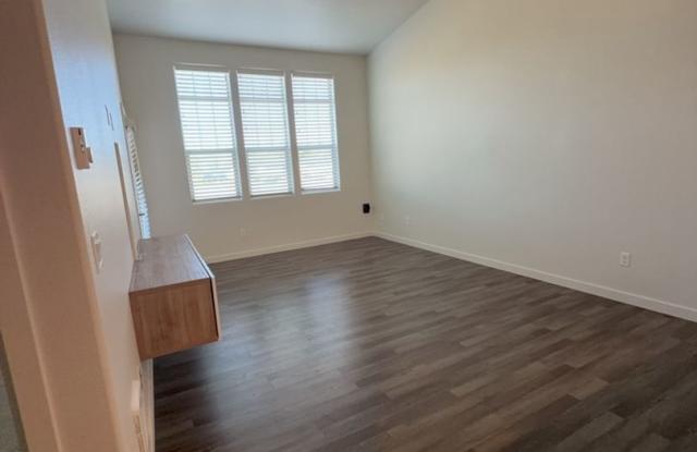 Charming 1-Bedroom Condo in Desirable NW Portland – In-Unit Laundry & Extra Storage! Gallery 3