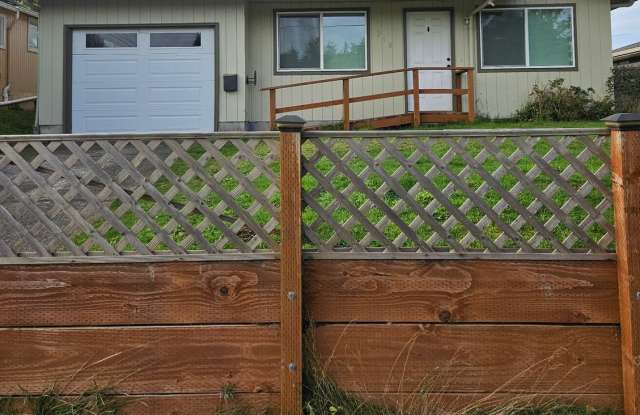 Charming 3 Bedroom, 1 Bath home with 1-car garage. - 310 North Marple Street, Coos Bay, OR 97420