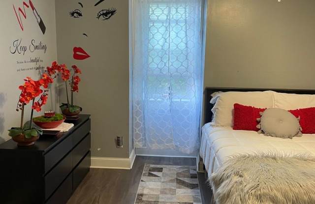 Charming furnished 2BR 3rd Floor Apartment in Wilmington photos photos Charming furnished 2BR 3rd Floor Apartment in Wilmington photos photos
