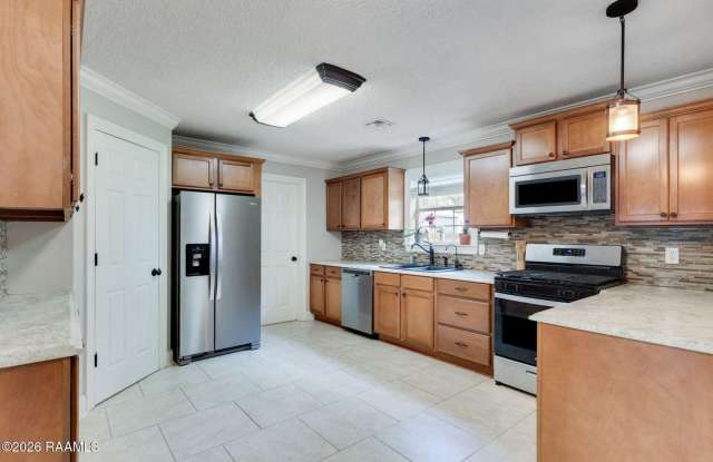 106 Maple Dr photos photos