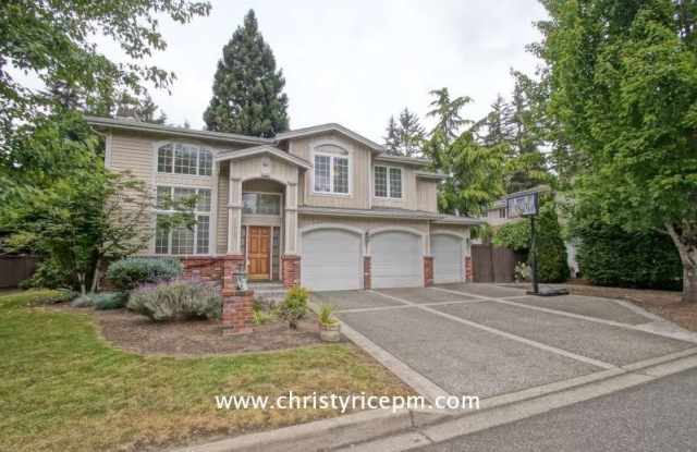 12720 NE 92nd Place - 12720 Northeast 92nd Place, Kirkland, WA 98033