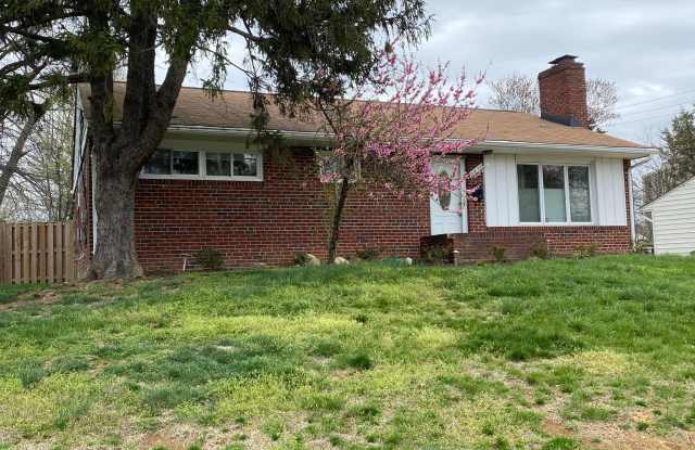 3611 DANNYS LANE Gallery 2