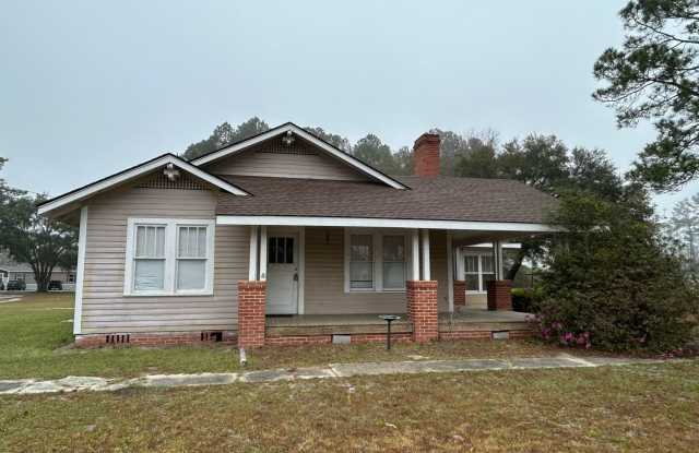 SPRING MOVE-IN SPECIAL: $500 OFF 1ST MONTH'S RENT! photos photos