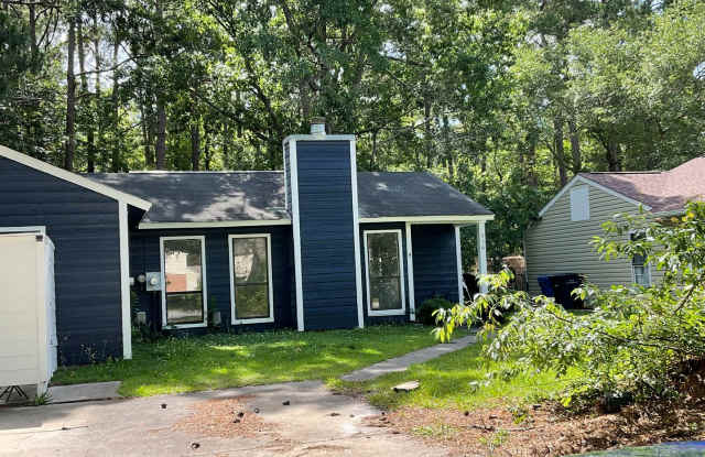 Lovely duplex close to base, shopping and area dining. Large open backyard great for cookouts. Features a fireplace that is perfect for chilly nights. Make an appointment today with your agent to see. photos photos