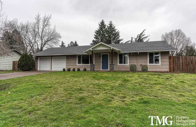 Classic Ranch Style home with 2 Bed 1.5 Bath and Large Backyard! photos photos