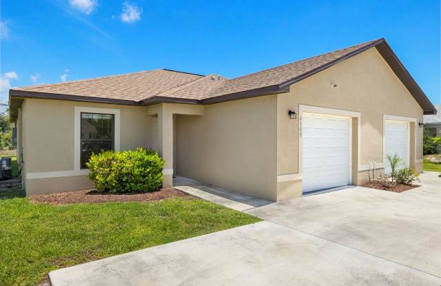 Newly Constructed 3 bed 2 bath duplex with garage. photos photos