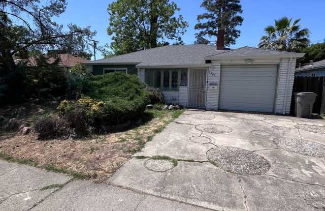 NICE UPDATED HOME IN SACRAMENTO!! - 4940 71st Street, Sacramento, CA 95820