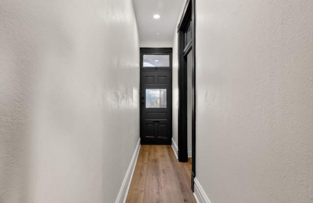 3929 S Compton Gallery 3