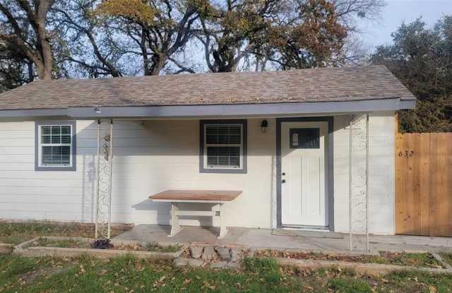 632 W Columbia Drive - 632 West Columbia Drive, Azle, TX 76020