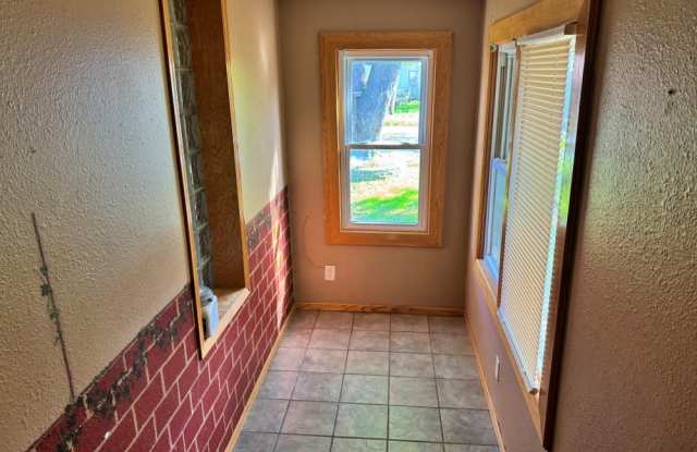 222 19 1/2 Avenue North Gallery 2