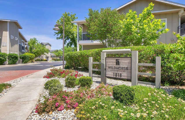 Beautiful North Davis Condo - 1818 Moore Boulevard, Davis, CA 95618