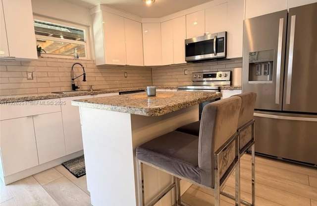 2310 N 70th Ave photos photos