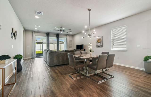 11514 CEDAR VALLEY Drive Gallery 4