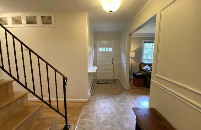 1738 Killarney Court Gallery 3