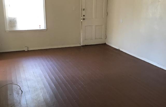 East 55th Street - 1229 East 55th Street, Savannah, GA 31404