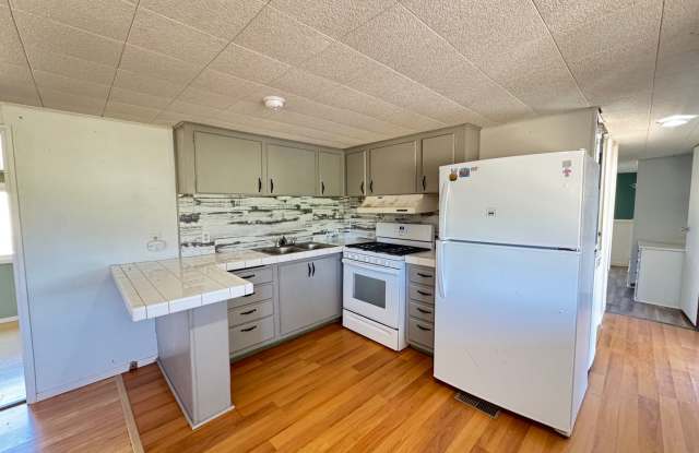 Country property in Loma Rica - mobile home on land photos photos
