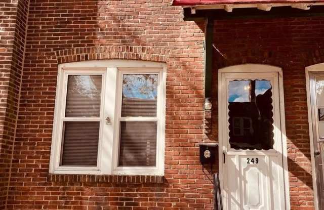 249 5TH Avenue photos photos