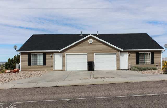 Charming 3-bedroom Home in the Heart of Cedar City photos photos