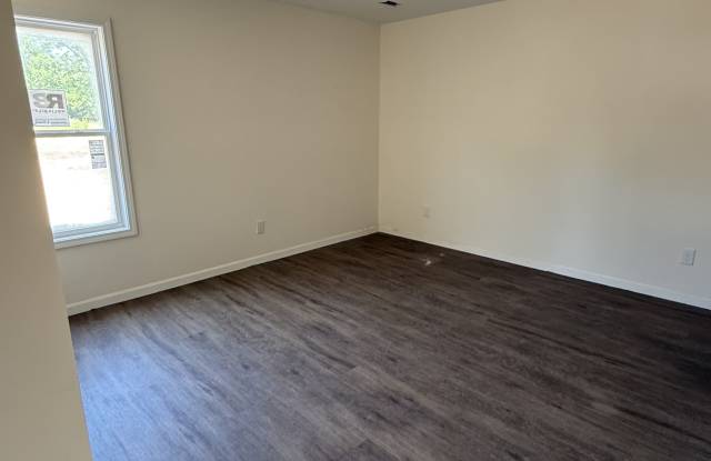 534 Jessamine Street - A Gallery 1