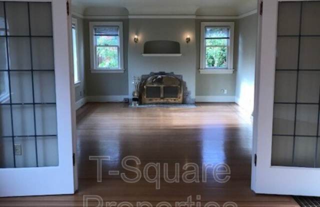 9056 Avondale Road NE photos photos