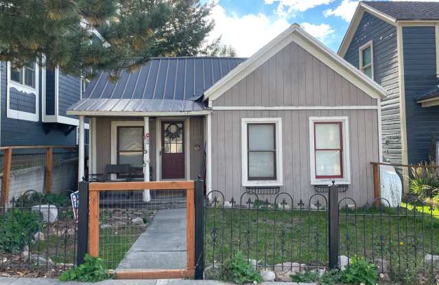 Charming Historic Old Town Home on Park Ave Gallery 1