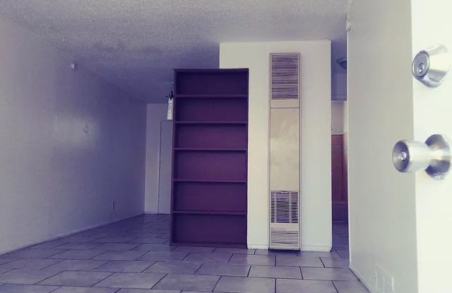 123 Conchas St Ne - 123 Conchas Street Northeast, Albuquerque, NM 87123