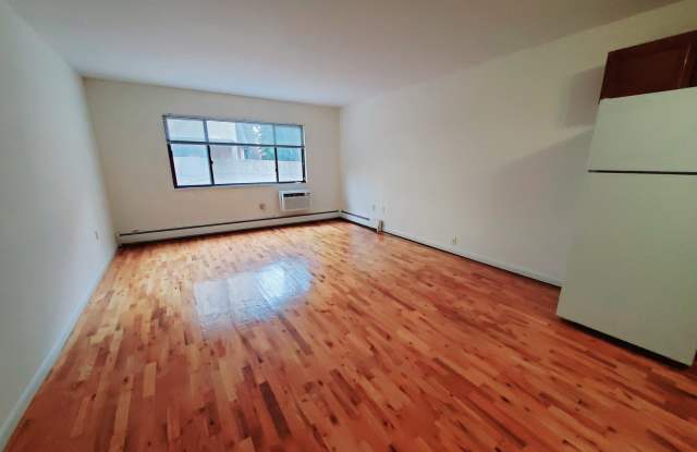 960 Hope Street Gallery 2