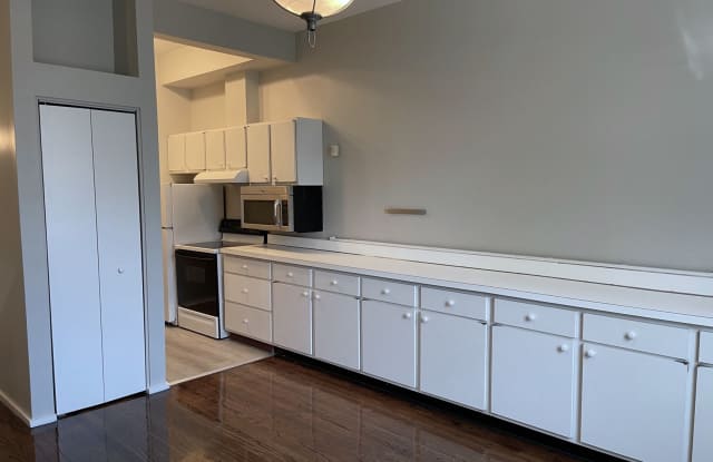 49 Warren St Apt A Gallery 3