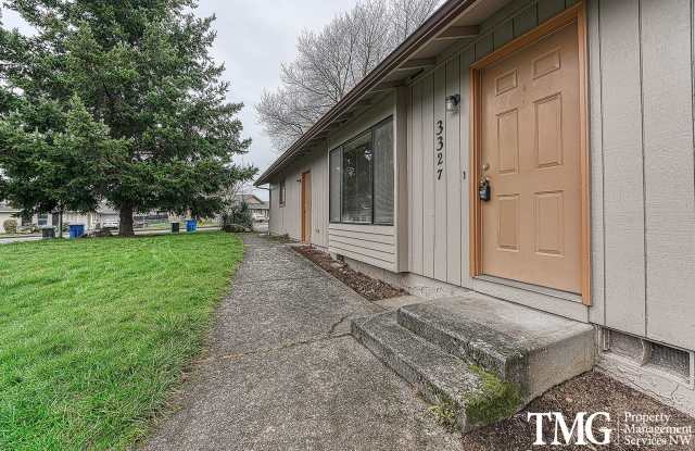 Classical Cute Duplex w/ 2 Bed 1 Bath in Washougal! photos photos